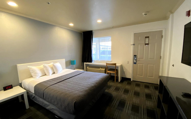 photo 2 of BridgePoint Inn Daly City
