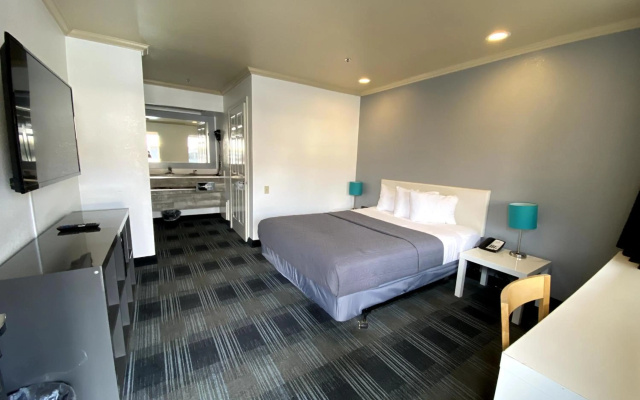photo 3 of BridgePoint Inn Daly City
