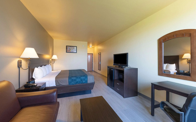 photo 5 of Econo Lodge Inn & Suites Bridgeport
