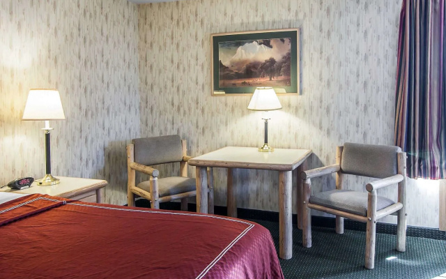 photo 5 of Bridgeway Inn & Suites Portland Airport