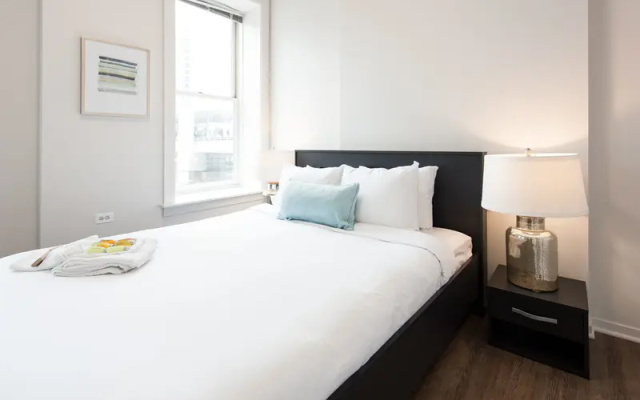 photo 2 of Bright 1BR in the South Loop by Sonder