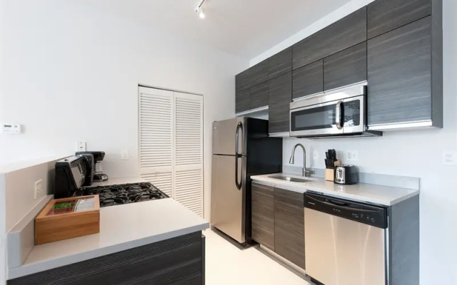 photo 5 of Bright 1BR in the South Loop by Sonder