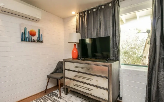photo 5 of Bright & Cozy Mid Town Zen Yard Studio!