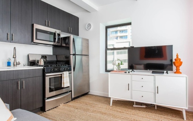 photo 3 of Bright & Modern 1 BDR in Downtown