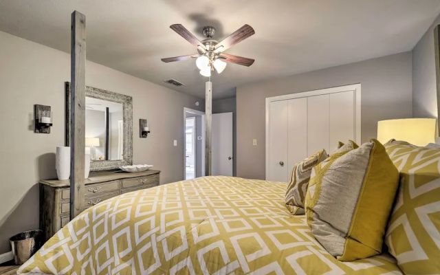 photo 5 of Bright n Breezy Waterfront Lake Granbury Getaway!