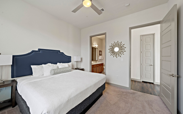 photo 3 of Bright & Recently Upgraded 2BR Apartment