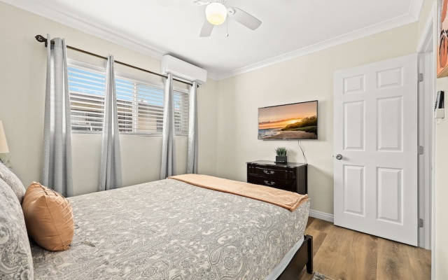 photo 5 of Bright&Cozy Getaway 10min to Downtown LA