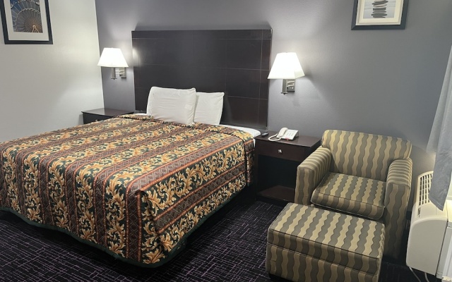 photo 4 of Broadway Inn