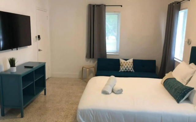 photo 3 of Broadway Suites Downtown by RocketStay