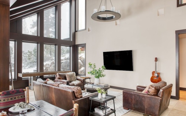 photo 4 of Bronson By Avantstay Luxurious Squaw Valley Home On The Slopes