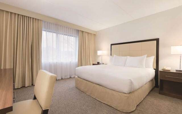 photo 2 of Brookfield Suites Hotel