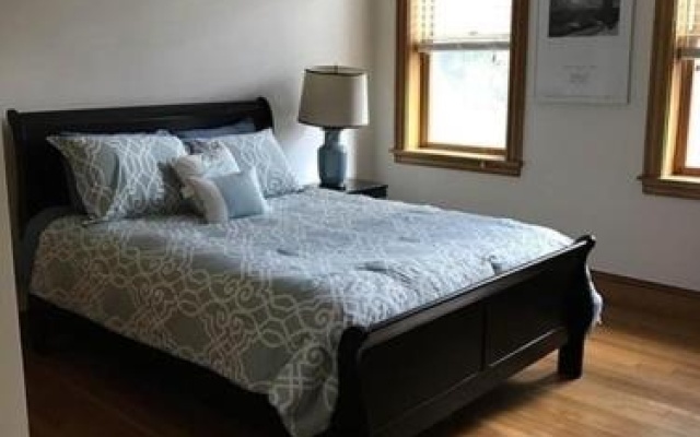photo 3 of Brookline Brownstone - 3 Br Apts