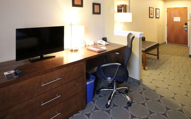 photo 5 of Comfort Suites Near University