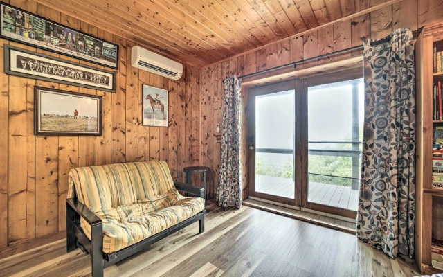 photo 2 of Bryson City Cabin w/ Hot Tub ~ 10 Mi to Dtwn!