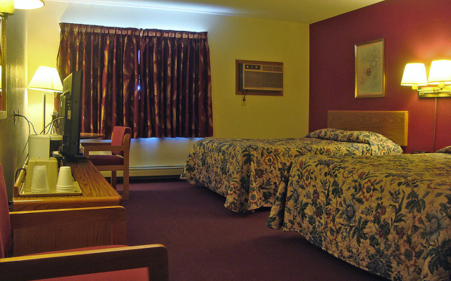 photo 2 of Budget Host Inn