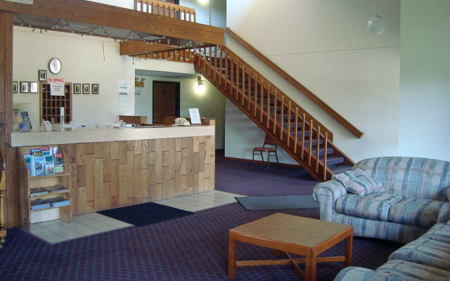 photo 3 of Budget Host Inn