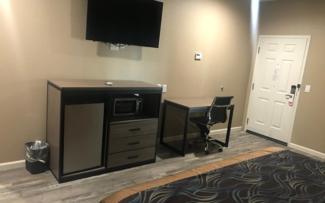 photo 3 of Budget Host Inn & Suites