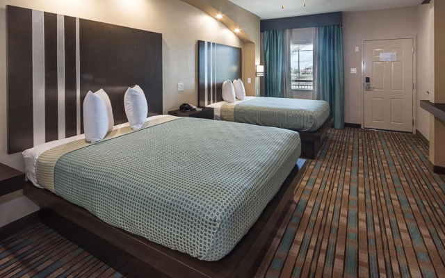 photo 2 of Econo Lodge Inn & Suites Houston NW - CY - Fair