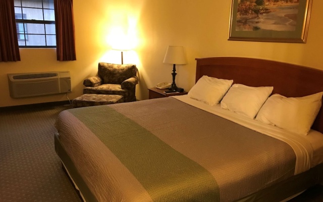 photo 2 of Budget Host Patriot Inn
