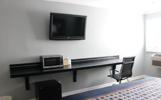 photo 3 of ERTH INN by AGA Los Angeles