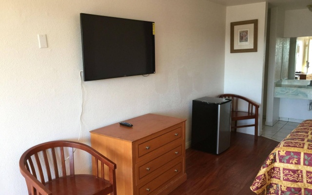 photo 2 of Budget Inn