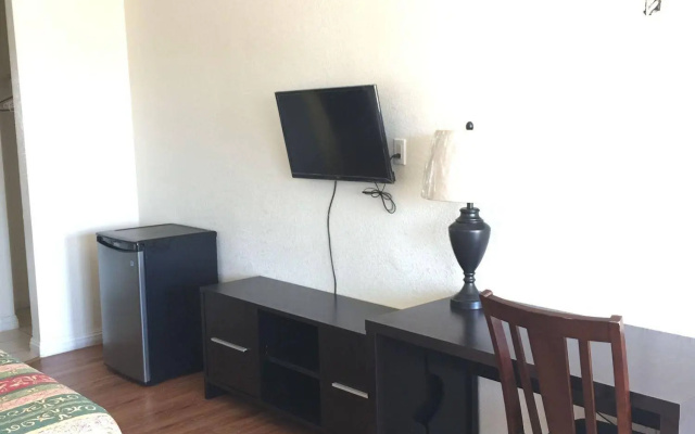 photo 5 of Budget Inn