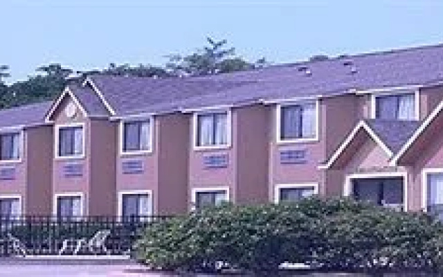 photo 2 of Budget Inn Suites