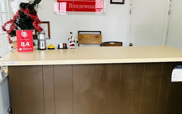 photo 2 of Budget Inn Breezewood