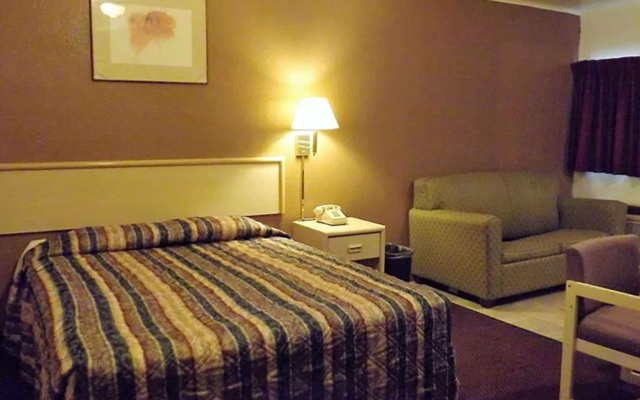 photo 2 of Travelodge by Wyndham Farmington