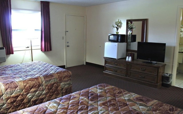 photo 2 of Budget Inn Farmington