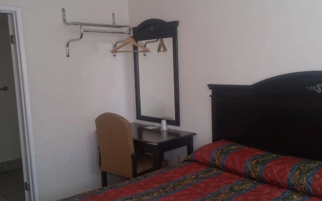 photo 3 of Budget Inn