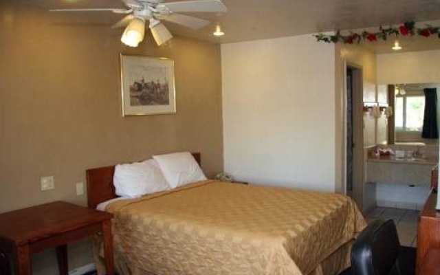 photo 2 of Budget Inn of Riverside