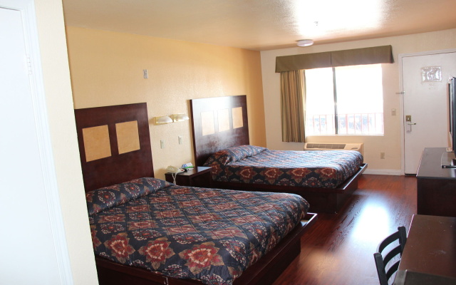 photo 5 of Budget Inn Santa Ana