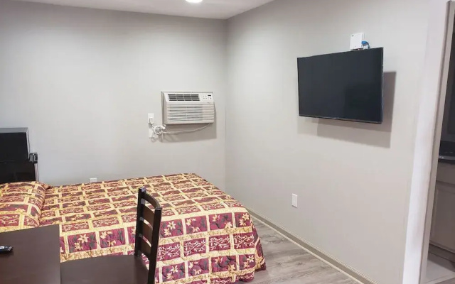photo 2 of Budget Inn & Suites
