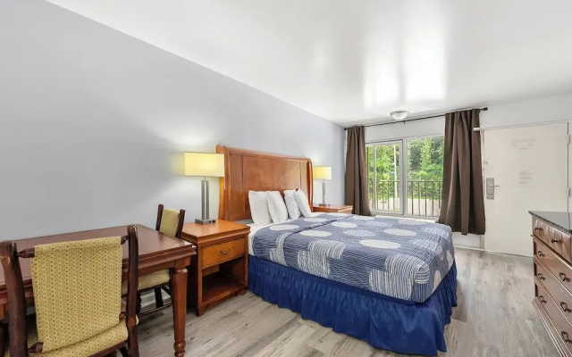 photo 4 of Budgetel Inn and Suites