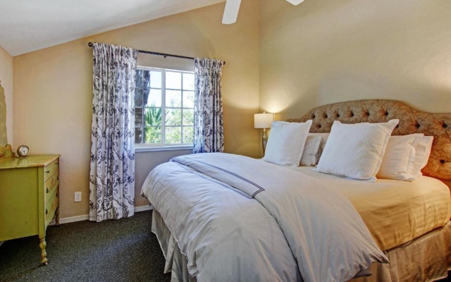 photo 3 of Bungalows 313