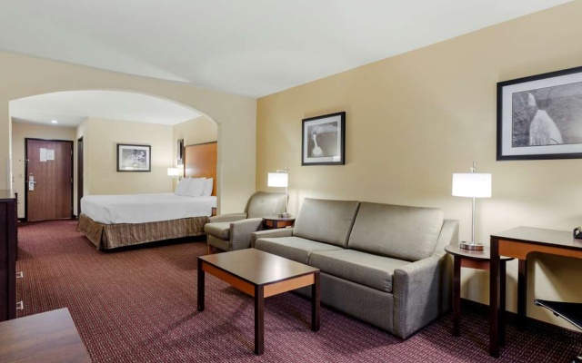 photo 2 of Best Western Plus Cascade Inn & Suites