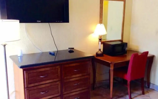 photo 4 of Cadillac Motel