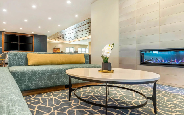 photo 2 of Cambria Hotel Davenport Quad Cities