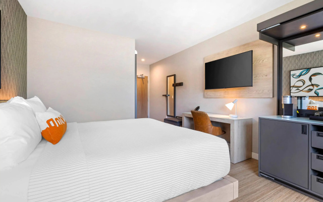 photo 4 of Cambria Hotel Burbank Airport
