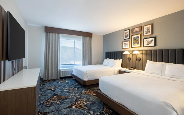 photo 4 of DoubleTree by Hilton Hotel Savannah Airport