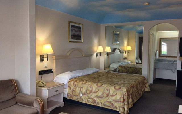 photo 2 of Camelot Inn Suites McCarty