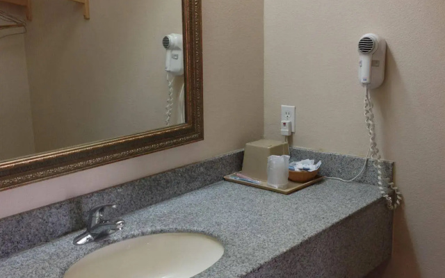 photo 5 of Camelot Inn Suites McCarty