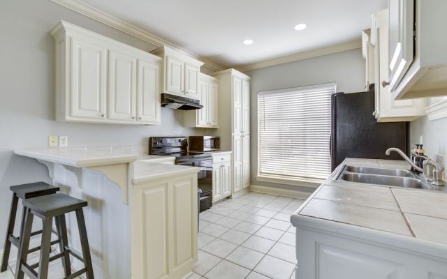 photo 5 of Canalfront Baton Rouge Home w/ Patio: 6 Mi to Lsu!