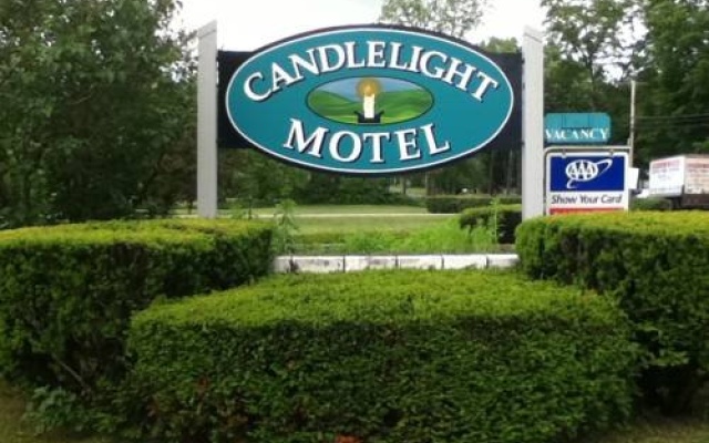 photo 3 of Candlelight Motel