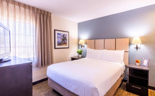 photo 2 of Sonesta Simply Suites Arlington Entertainment District