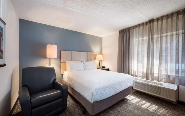 photo 4 of Sonesta Simply Suites Cleveland North Olmsted Airport