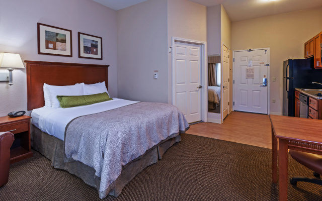 photo 4 of Candlewood Suites Deer Park TX by IHG