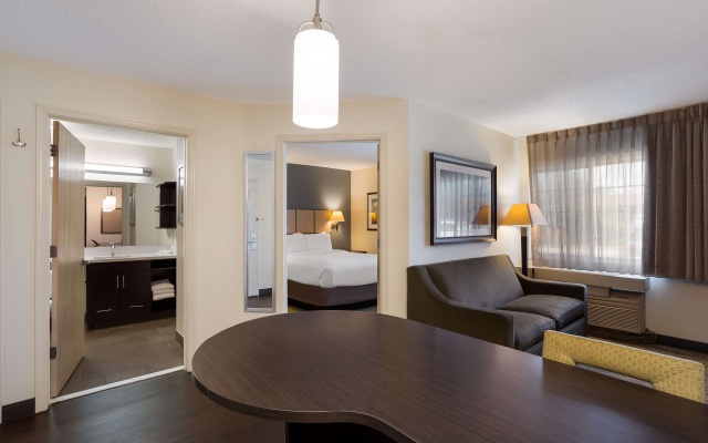 photo 2 of Sonesta Simply Suites Des Moines