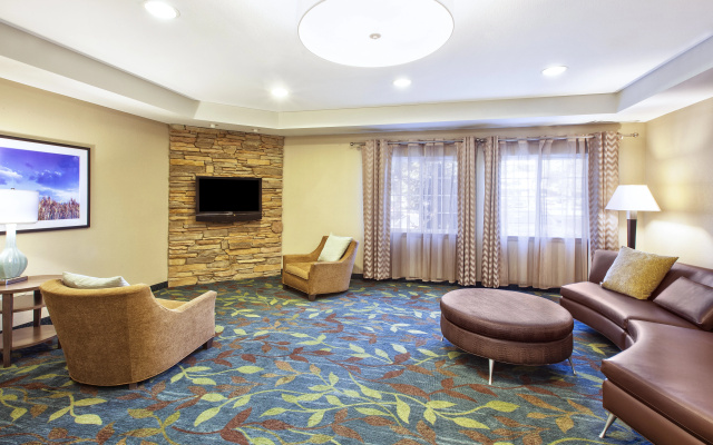 photo 3 of Candlewood Suites Indianapolis Airport by IHG